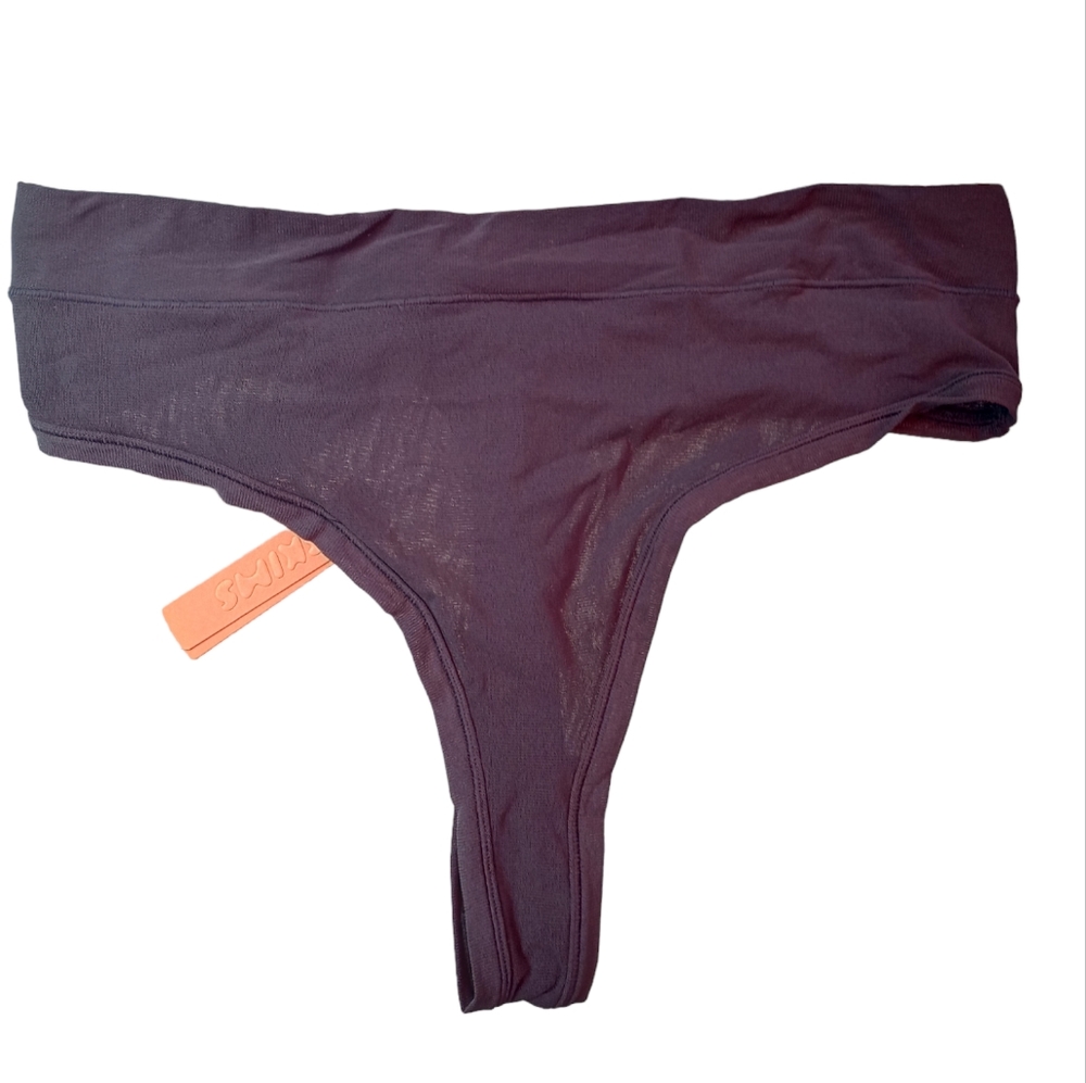 NWT SKIMS Summer Mesh Thong in Onyx